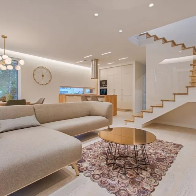 Spacious, freshly cleaned living room